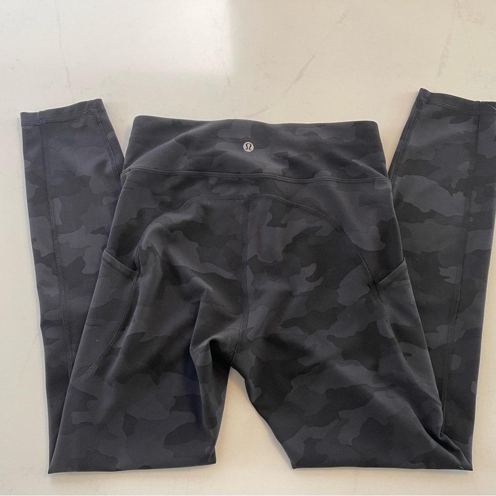 Lululemon Black Camo Leggings Size 6/8
unsure of style